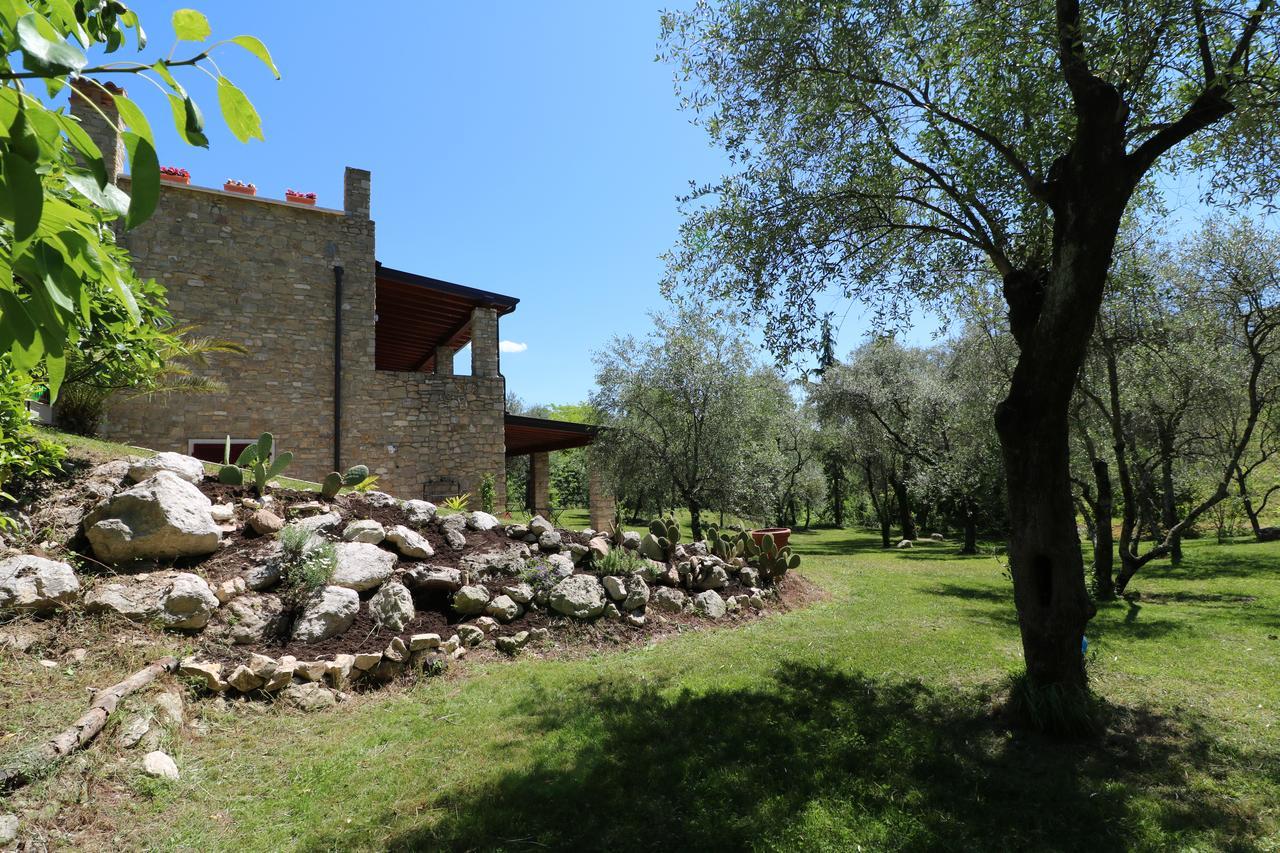 La Cascata Negli Ulivi Bed & Breakfast Тосколано Мадерно Екстериор снимка